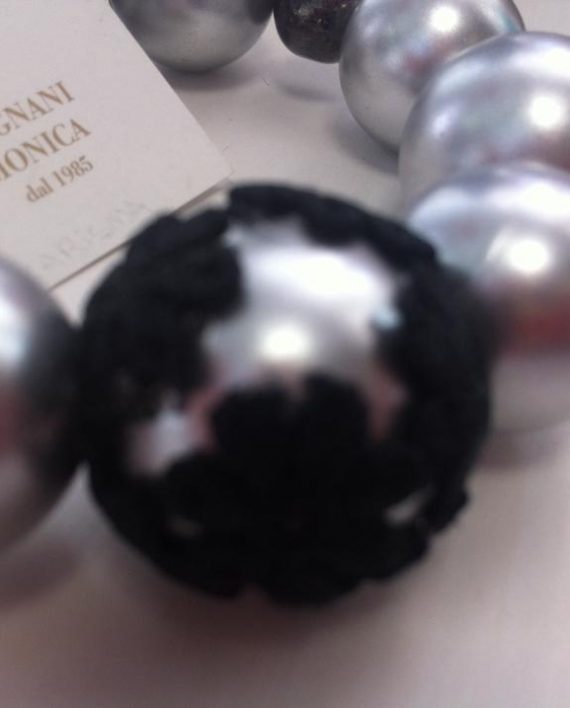 Bracciale in Resina Argento e Cristallo Nero con Decoro 1 karismashop