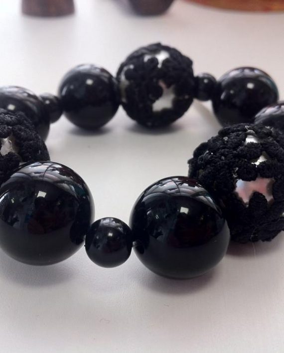Bracciale in Resina Nero e Cristallo Nero con Decoro karismashop