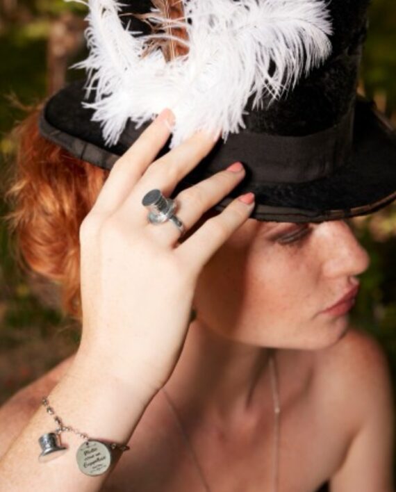 Collezione Cappellaio Matto Acciaio Matto come un Cappellaio Mad Tea A Karismashop