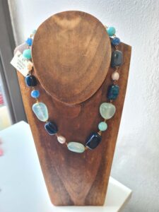 Girocollo Pietre Dure Agate Blue Perle di Fiume karismashop